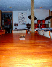 125mhp_family_conference_area_conferencetable_x560.jpg