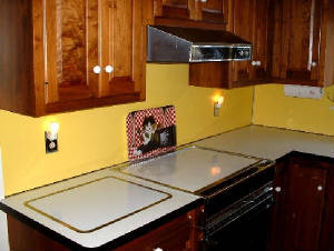 125mhp_kitchen2a_560p.jpg