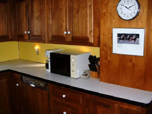 125mhp_kitchen3a-560p.jpg
