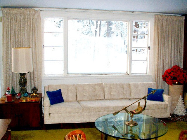 125mhp_livingroom_windowlight_x640x480.jpg