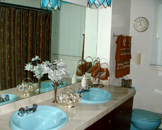 125mhp_masterbath_coriancounter_elgerfixture_x560.jpg